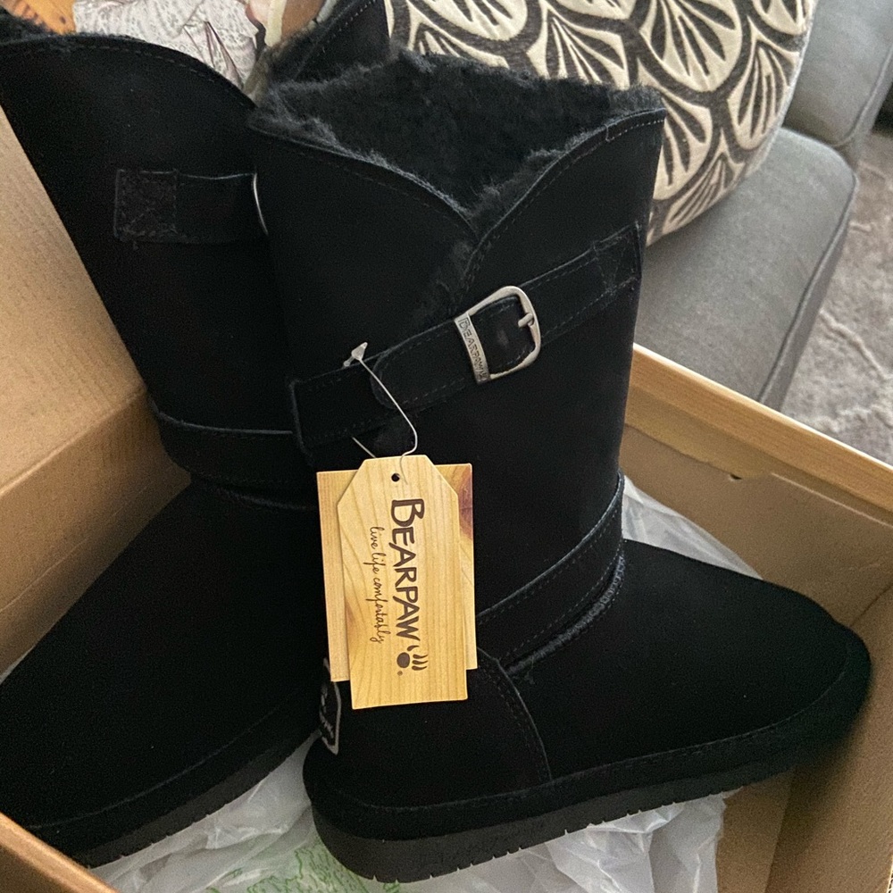 BRAND NEW BearPaw Women’s black boots size 7